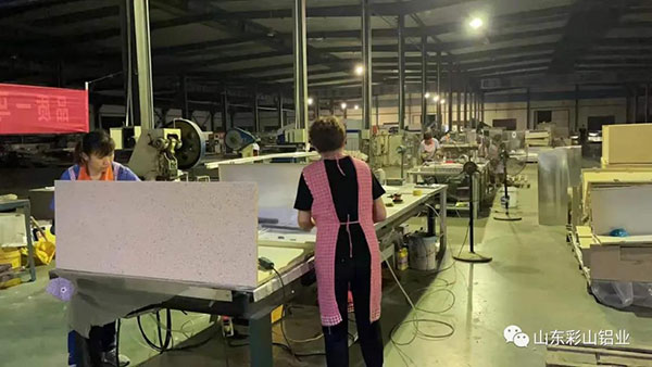 保质提量抢进度 加班加点赶工期